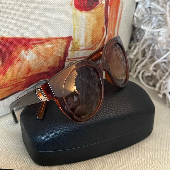 SALVATORE FERRAGAMO SUNGLASSES⭐️NEW W/DUST BAG & CASE⭐️ALWAYS AUTHENTIC⭐️HAUTE main image 10